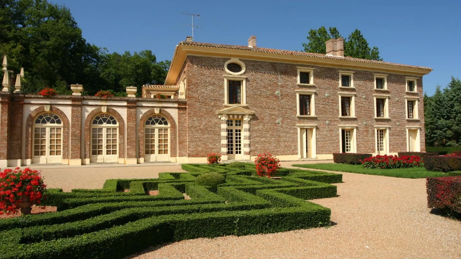 Chateau De Roques Teilhet